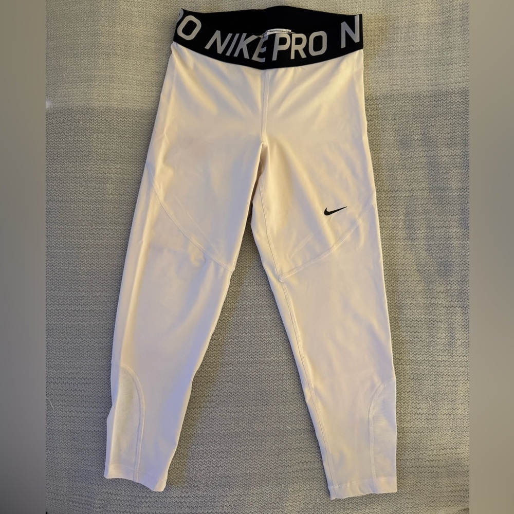 Nike Pro Women’s Crop Leggings